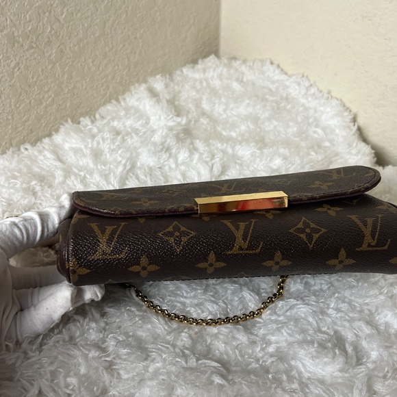 Louis Vuitton Monogram Favorite PM (Missing Long Strap) - Picture 5 of 7